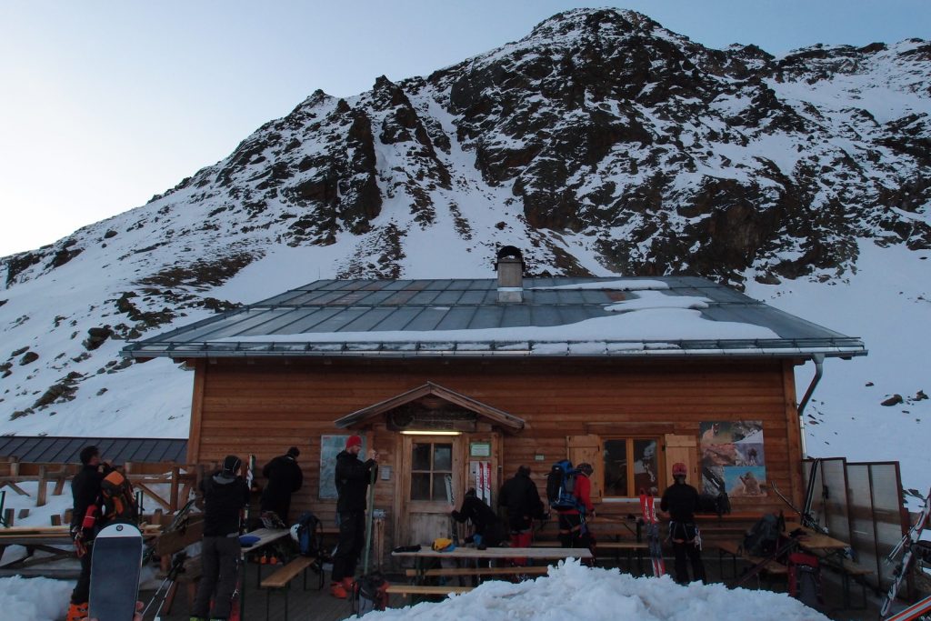 Útulná Marteller Hütte (2610m)